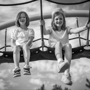 two girls si